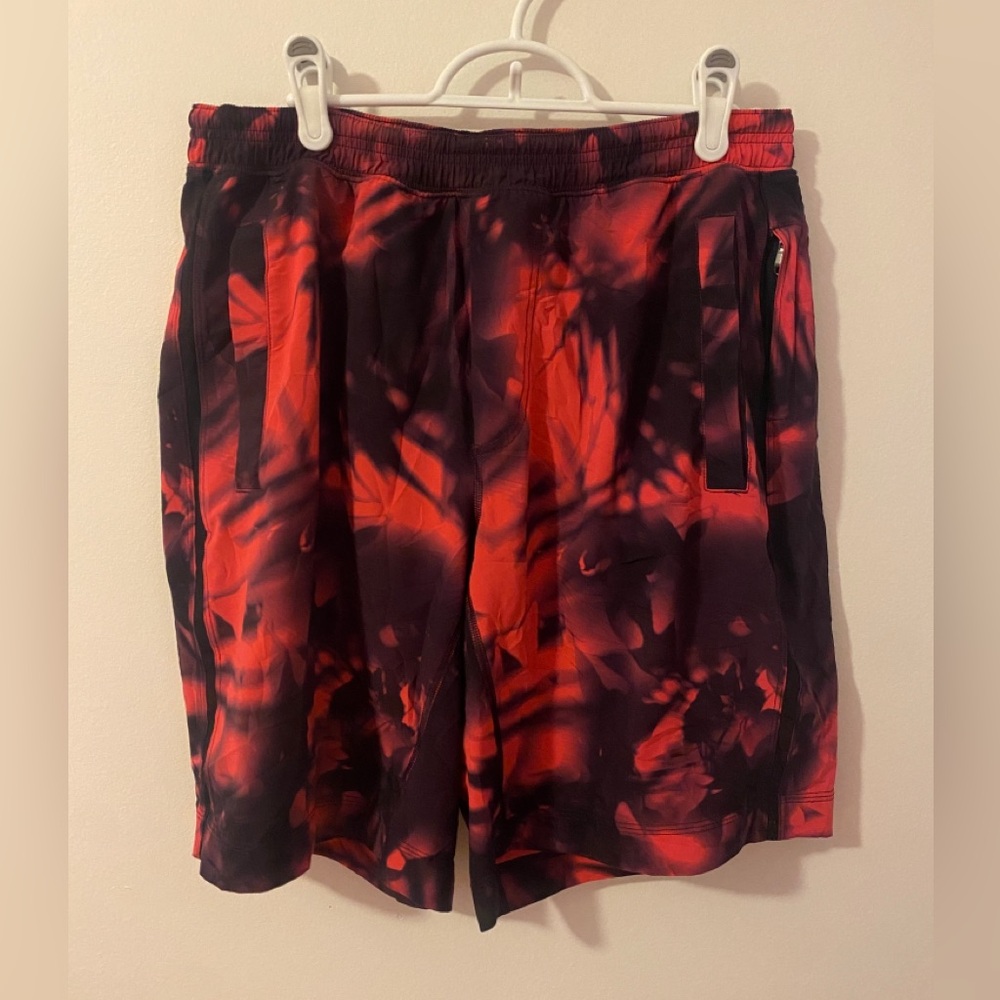 Lululemon Men’s Pace Breaker Shorts L